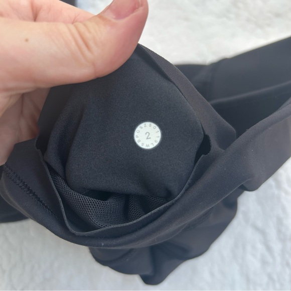 Lululemon black In Movement leggings size 2 - Picture 4 of 4